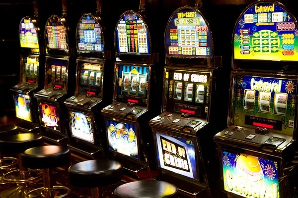 Play'n GO game library displayed on bursa 303 platform showing multiple slot titles